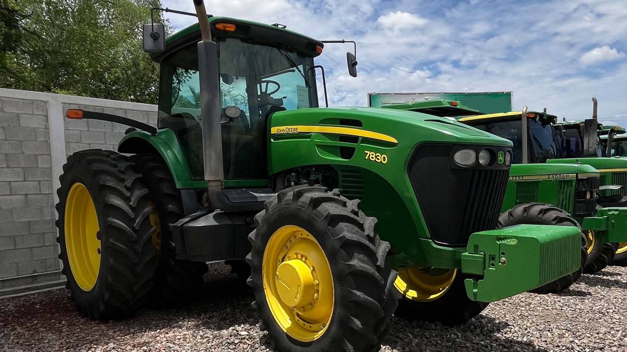 John deere 7830