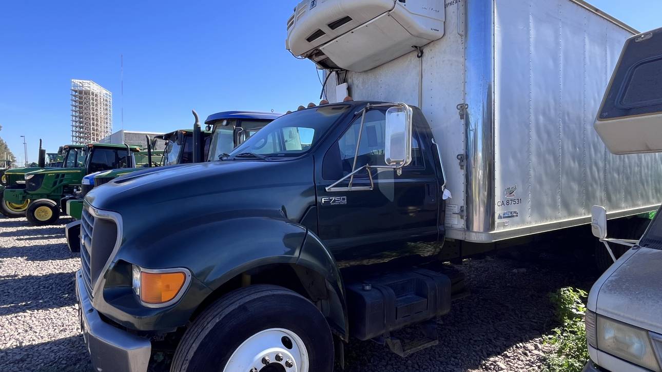 CAMION FORD F-750