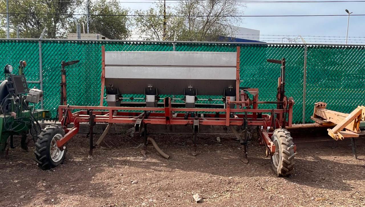 FERTILIZADORA DE 4 SURCOS BLANCHET